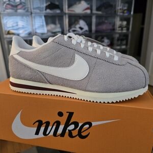 Nike Cortez SE Suede College Grey Dark Coconut Milk Sail Sneakers